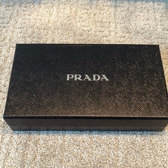 Prada Milano EUC studded long wallet Black - Picture 15 of 15